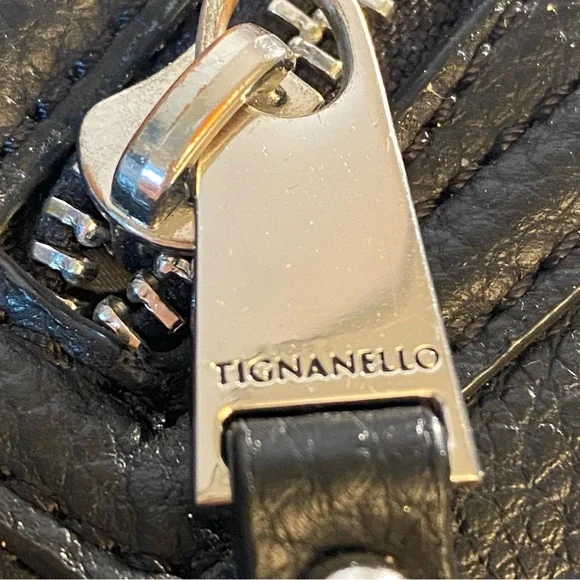 Tignanello leather shoulder strap/Crossbody black multi pocket  purse - Picture 7 of 12
